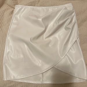White Windsor vegan leather skirt